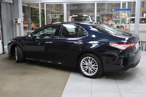 Седан Toyota Camry 2018 года, 2650000 рублей, Красноярск