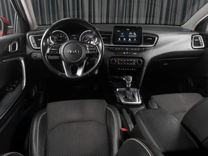 Хетчбэк Kia Ceed 2018 года, 1909000 рублей, Тюмень