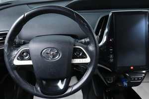 Хетчбэк Toyota Prius PHV 2017 года, 2449000 рублей, Челябинск