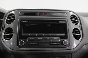 Внедорожник Volkswagen Tiguan 2011 года, 849000 рублей, Новокузнецк