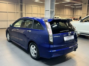 Минивэн Honda Stream 2010 года, 997000 рублей, Красноярск