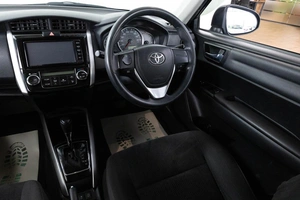 Универсал Toyota Corolla Fielder 2017 года, 1159000 рублей, Красноярск