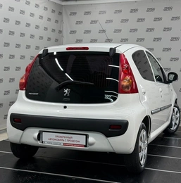 Хетчбэк Peugeot 107 2011 года, 435000 рублей, Красноярск