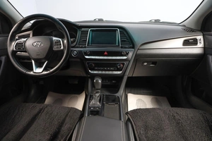Седан Hyundai Sonata 2019 года, 1709000 рублей, Новосибирск