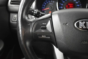 Седан Kia Rio 2014 года, 819100 рублей, Казань