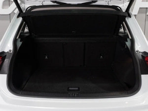 Внедорожник Volkswagen Tiguan 2018 года, 2319000 рублей, Тюмень