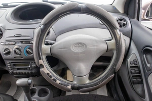 Хетчбэк Toyota Vitz 2000 года, 419000 рублей, Барнаул