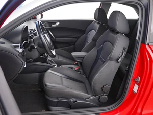 Хетчбэк Audi A1 2011 года, 975444 рублей, Москва