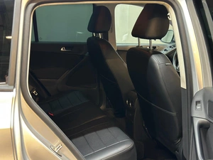 Внедорожник Volkswagen Tiguan 2016 года, 1497000 рублей, Красноярск