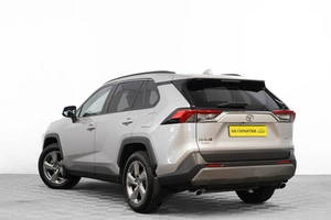 Внедорожник Toyota RAV4 2019 года, 3489000 рублей, Барнаул