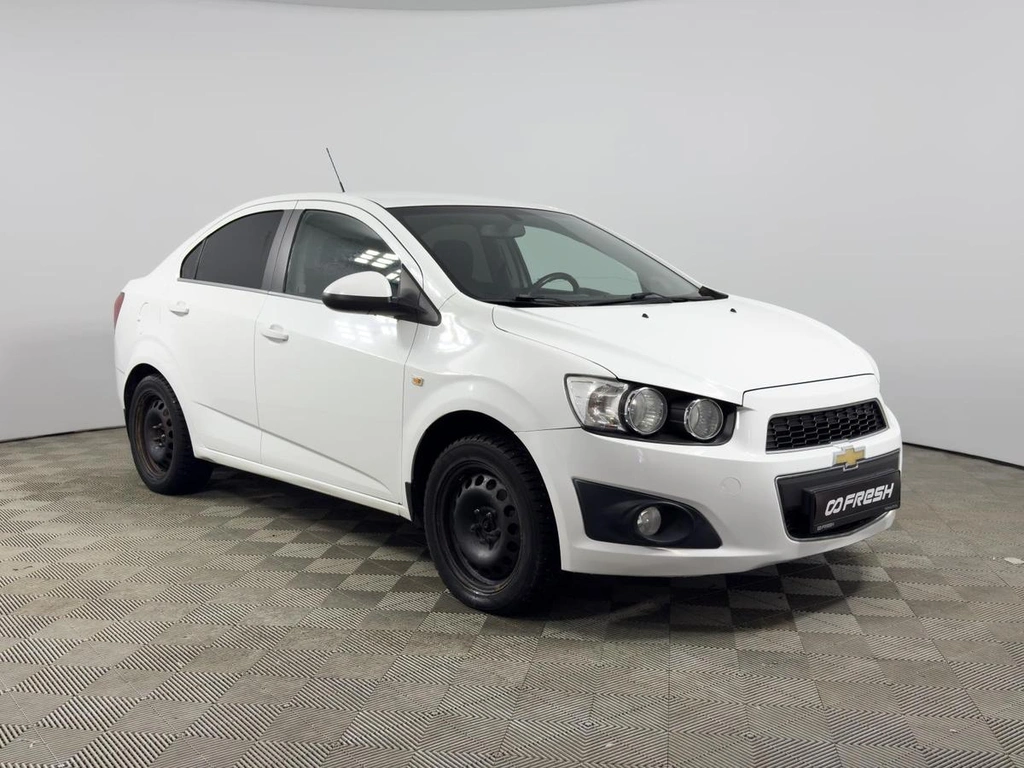 Седан Chevrolet Aveo 2014 года, 570000 рублей, Казань