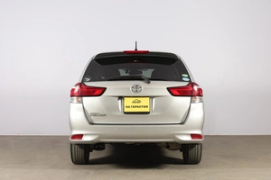 Универсал Toyota Corolla Fielder 2018 года, 1589000 рублей, Новосибирск