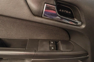 Седан Opel Astra 2012 года, 629000 рублей, Челябинск