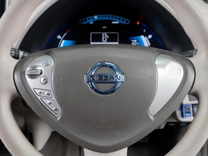 Хетчбэк Nissan Leaf 2011 года, 599000 рублей, Тюмень