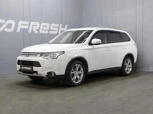 Внедорожник Mitsubishi Outlander 2014 года, 1370000 рублей, Омск