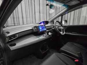 Минивэн Honda Freed 2011 года, 935000 рублей, Красноярск