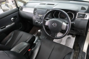 Седан Nissan Tiida 2005 года, 369000 рублей, Омск