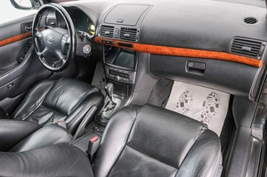 Седан Toyota Avensis 2008 года, 899000 рублей, Красноярск