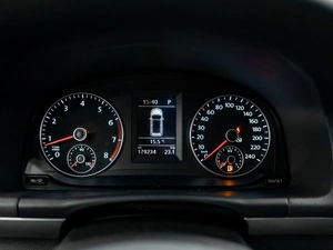 Минивэн Volkswagen Touran 2012 года, 980000 рублей, Красноярск