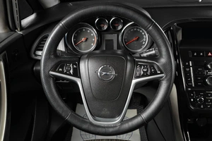 Хетчбэк Opel Astra 2010 года, 1019000 рублей, Тюмень