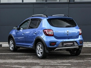 Хетчбэк Renault Sandero 2017 года, 1174000 рублей, Кирилловка