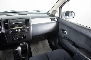 Хетчбэк Nissan Tiida 2012 года, 779000 рублей, Пермь