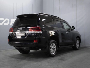 Внедорожник Toyota Land Cruiser 2019 года, 7420000 рублей, Омск