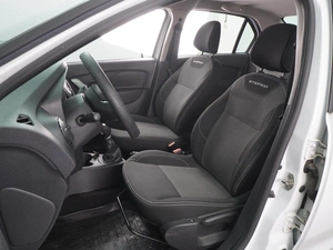 Седан Renault Logan Stepway 2022 года, 1299000 рублей, Воронеж