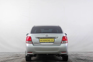 Седан Toyota Corolla Axio 2013 года, 889000 рублей, Кемерово