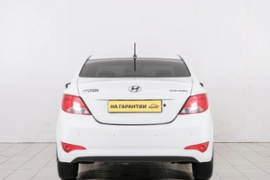 Седан Hyundai Solaris 2015 года, 899000 рублей, Красноярск