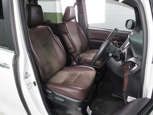 Минивэн Toyota Esquire 2018 года, 2499000 рублей, Воронеж