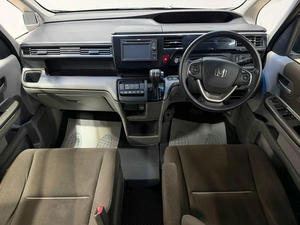 Минивэн Honda Stepwgn 2015 года, 1599000 рублей, Красноярск