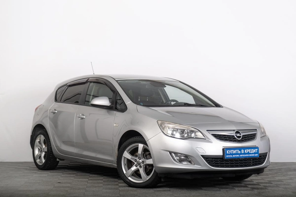 Хетчбэк Opel Astra 2011 года, 709000 рублей, Томск