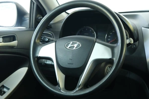 Седан Hyundai Solaris 2014 года, 889000 рублей, Омск