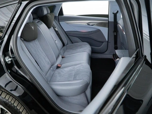 Седан Voyah Passion 2023 года, 3949050 рублей, Москва