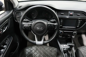 Хетчбэк Kia Rio X-Line 2019 года, 1699000 рублей, Омск