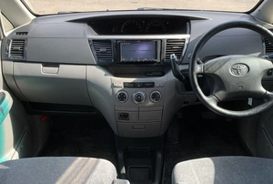 Минивэн Toyota Voxy 2001 года, 860000 рублей, Солонцы