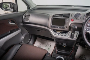 Минивэн Honda Stream 2009 года, 1249000 рублей, Томск