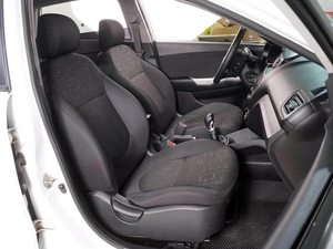 Хетчбэк Kia Rio 2013 года, 899000 рублей, Воронеж