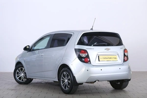 Хетчбэк Chevrolet Aveo 2013 года, 679000 рублей, Омск