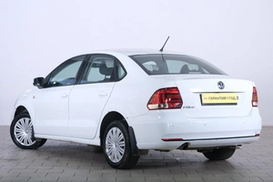 Седан Volkswagen Polo 2016 года, 889000 рублей, Омск