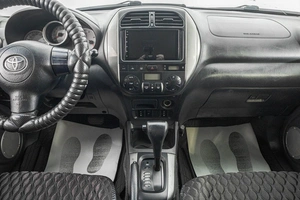 Внедорожник Toyota RAV4 2004 года, 789000 рублей, Барнаул