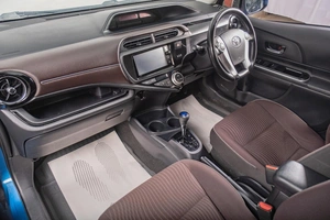 Хетчбэк Toyota Aqua 2016 года, 999000 рублей, Томск