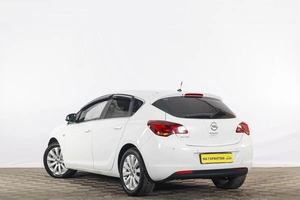 Хетчбэк Opel Astra 2011 года, 719000 рублей, Тюмень