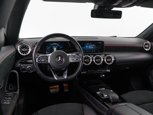 Седан Mercedes-benz CLA-класс 2019 года, 2889050 рублей, Москва