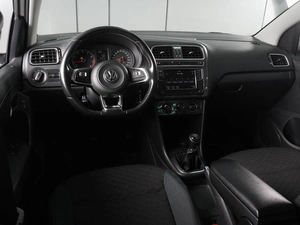 Седан Volkswagen Polo 2019 года, 1346000 рублей, Красный Пахарь