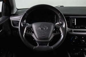 Седан Hyundai Solaris 2017 года, 1469000 рублей, Сургут