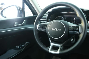 Седан Kia K5 2022 года, 2989000 рублей, Омск