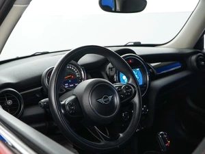 Хетчбэк MINI Cooper 2018 года, 1599077 рублей, Москва