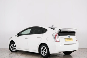 Лифтбек Toyota Prius 2012 года, 1199000 рублей, Красноярск